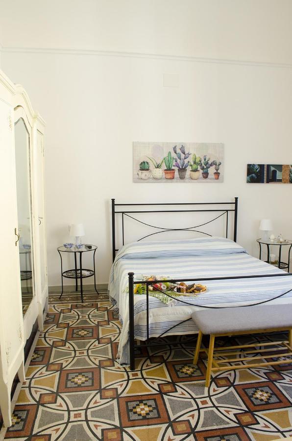 Ingrosso House Bed & Breakfast Лече Екстериор снимка