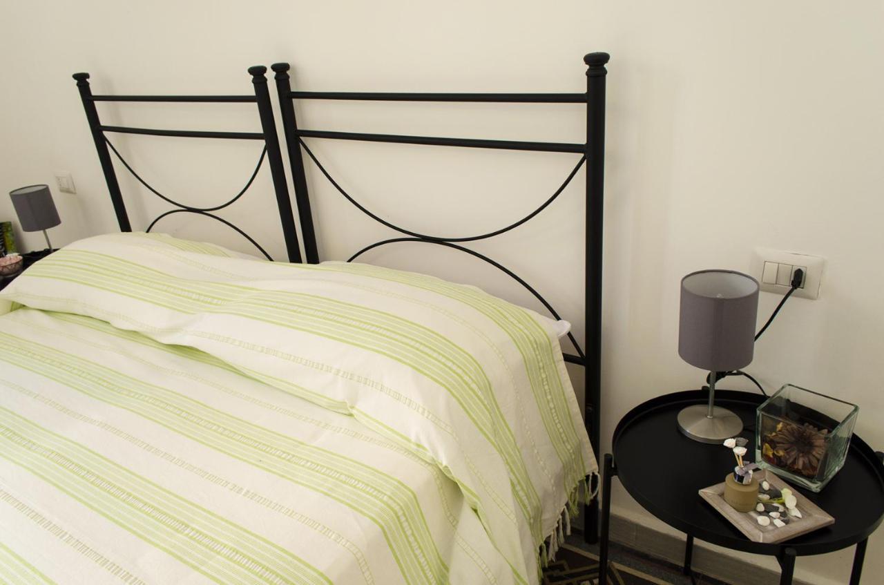 Ingrosso House Bed & Breakfast Лече Екстериор снимка