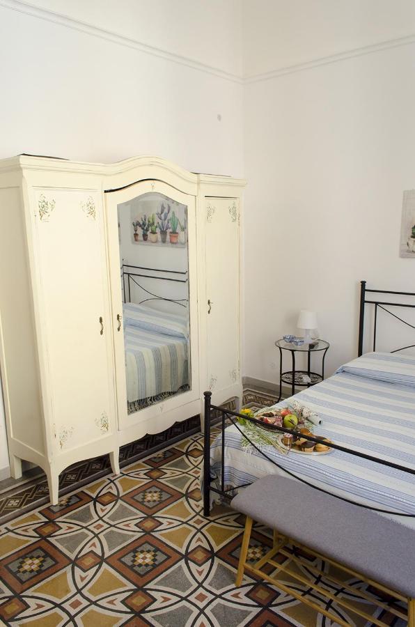 Ingrosso House Bed & Breakfast Лече Екстериор снимка